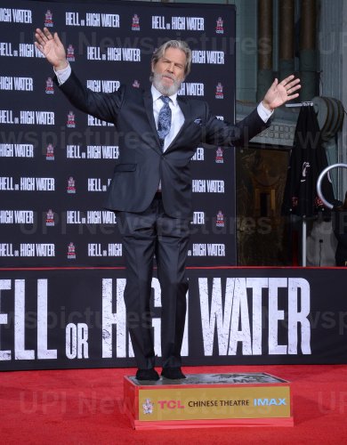 Jeff Bridges immortalized in forecourt of TCL Chinese Theatre in Los Angeles